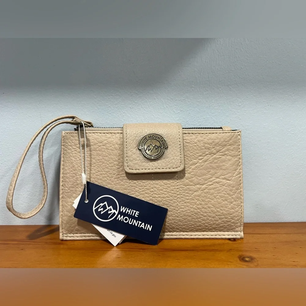 WHITE MOUNTAIN NWT Beige Snap Button Zipper Women's Vegan Leather Bi Fold Wallet